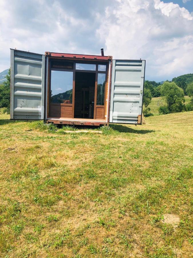 La Container Hotel Curtea De Arges Bagian luar foto